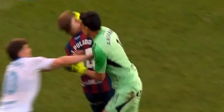 Agrede Andrada a rival en España