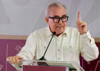 Rocha Moya descarta pedir licencia: “No hay nada que temer”