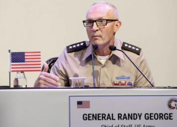 Destituyen al jefe del Estado Mayor de EU