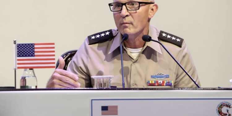 Destituyen al jefe del Estado Mayor de EU