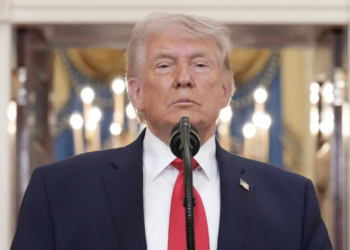 “Abran el maldito estrecho, malditos locos”