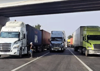 Anuncian transportistas paro para este lunes