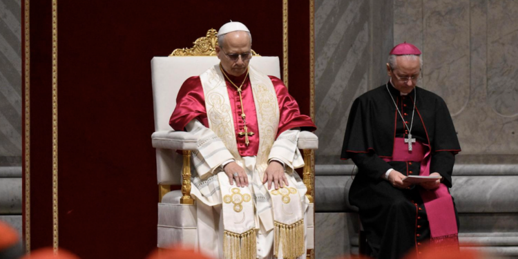 Papa León XIV encabeza vigilia por la paz