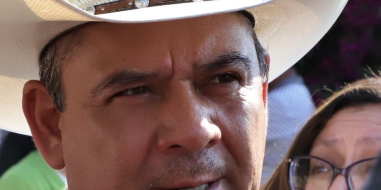 Combaten al gusano barrenador instituciones