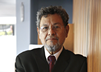 Explora Élmer Mendoza violencia política y de género