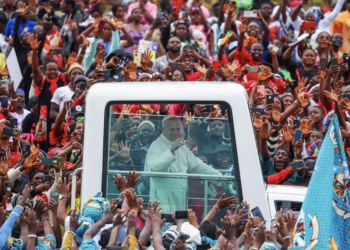 “El mundo está siendo destruido por unos pocos tiranos”