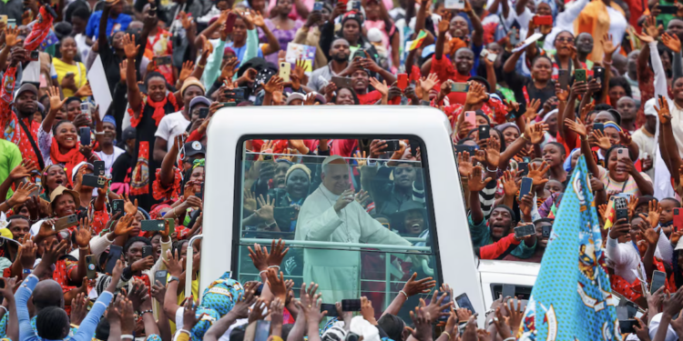 “El mundo está siendo destruido por unos pocos tiranos”