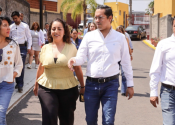 Chepe Guerrero dialoga con vecinos de Villas de Camino Real sobre seguridad