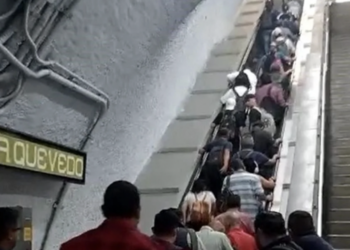 Traba objeto escalera en L3 del Metro; hay 11 heridos