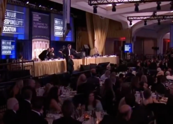 Servicio Secreto de EU evacúa a Trump de cena de corresponsales