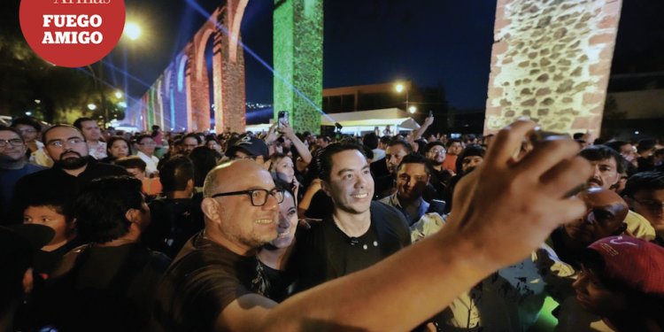 Convive Felifer con familias queretanas