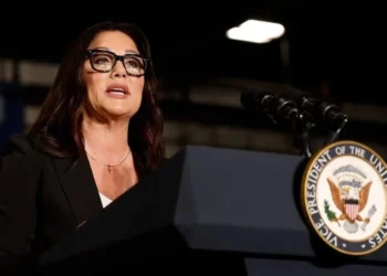 Renuncia Secretaria del Trabajo de Trump