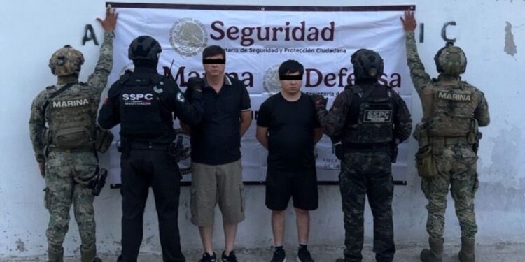 Detienen a dos miembros de Los Chapitos; tenían un fusil Barrett