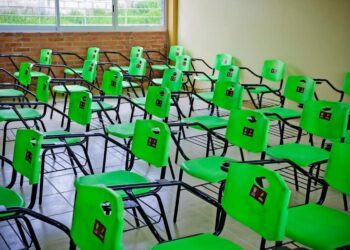 SEP confirma tres viernes de mayo sin clases