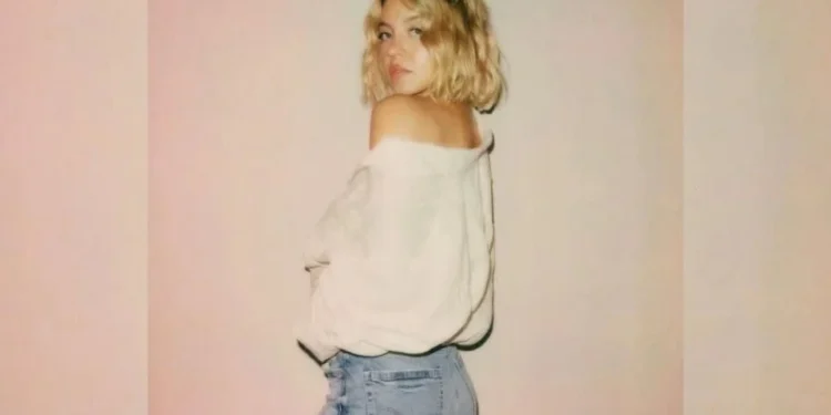 Vuelve Sydney Sweeney con campaña de mezclilla tras polémica