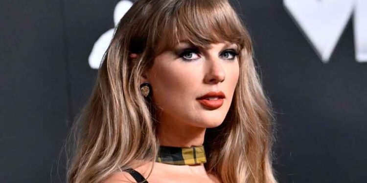Busca Taylor Swift registrar su voz como marca comercial por la revolución de la IA