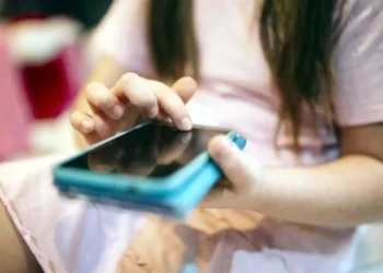 Desestima Sheinbaum riesgo en registro de líneas telefónicas