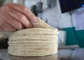 Tortilleros en México chocan con Gobierno por alza de precios, costos e informalidad