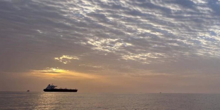 Dice Trump que EU interceptó buque de Irán en Ormuz