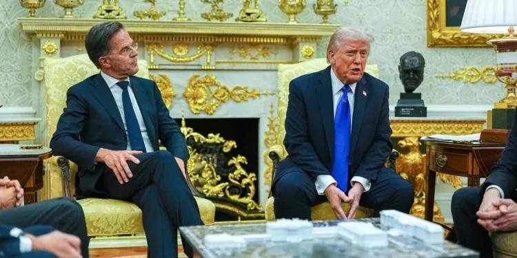 Trump discutirá con Rutte una posible salida de la OTAN de EU