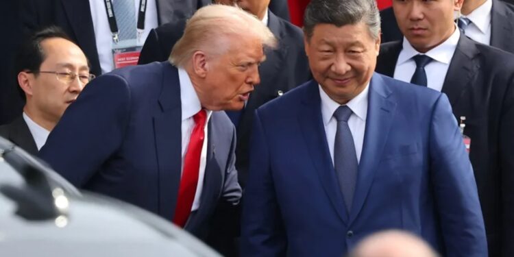 Trump asegura que China acordó no enviar armas a Irán