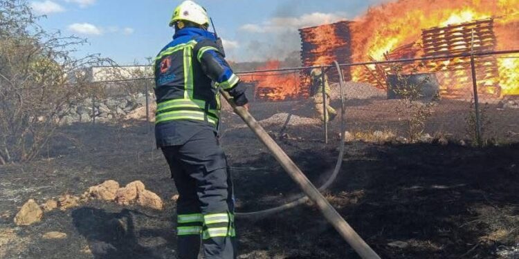 Van 700 incendios; últimas lluvias no disminuyen riesgos: PC
