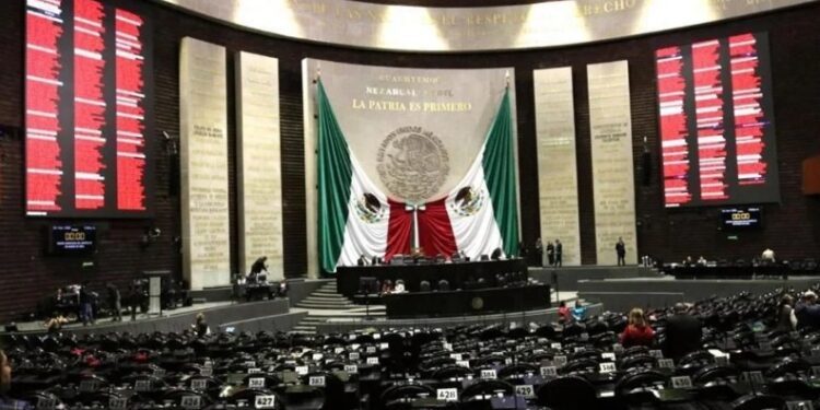 Declaran constitucional tope a pensiones