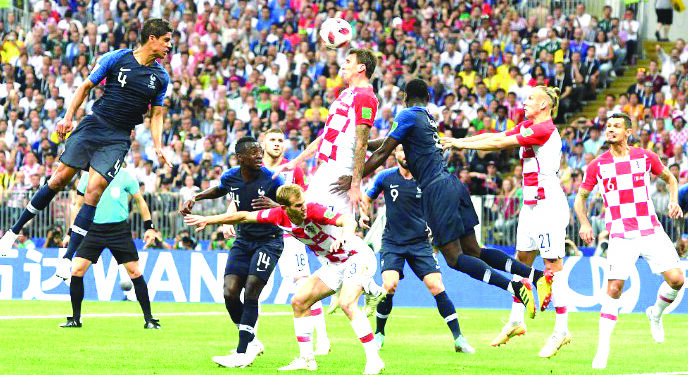 Francia conquista Rusia, un Mundial marcado por el VAR