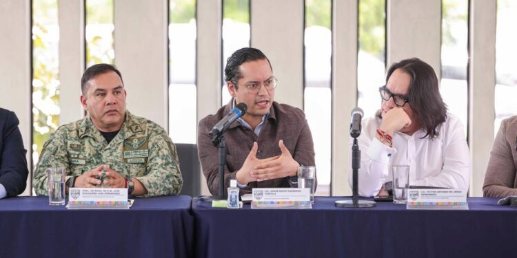 Chepe Guerrero garantiza apoyo a víctimas tras hechos violentos en Valle Dorado 2000