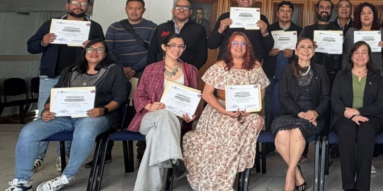 Entregan constancias a periodistas queretanos por taller de comunicación con perspectiva de género