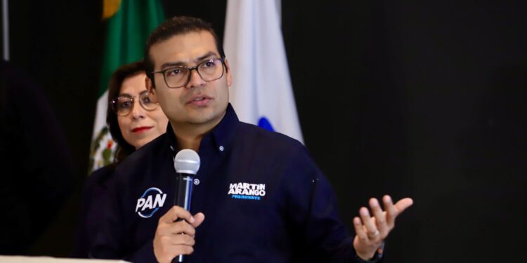 Hechos violentos en pelea de gallos clandestina debe traer costo político positivo: Martín Arango