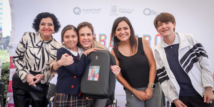 Premia SECTUR a ganadores del Concurso de Dibujo de Cultura Turística