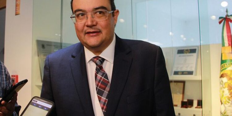 Comenzará a extinguirse el obradorato, asegura Memo Vega tras cambios en gabinete y en Morena