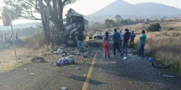 Cinco muertos y seis heridos tras accidente en Amealco