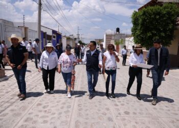 Entrega Luis Nava obra de mejoramiento en la calle Alfonso Ramírez en Tequisquiapan