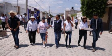 Entrega Luis Nava obra de mejoramiento en la calle Alfonso Ramírez en Tequisquiapan