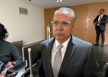 Presenta informe titular de Tribunal de Justicia Administrativa; ciudadanos acuden a denunciar aplicación de multas