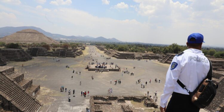 Reabre, entre tensiones, Teotihuacán