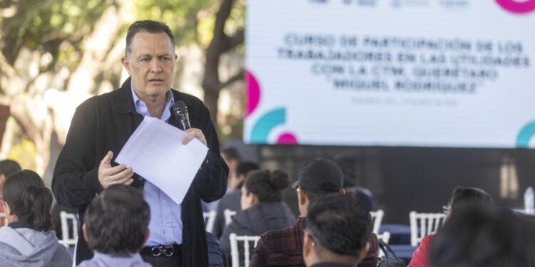 Sostiene Gobernador reunión con representantes del sector transporte y autopartes de la CTM