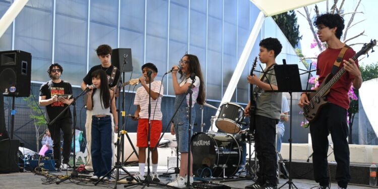 Celebran miles de familias el Día del Niño y de la Niña en el Gómez Morin