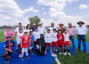 Rodrigo Monsalvo entrega la primera etapa de la Unidad Deportiva de la UAQ en Amazcala
