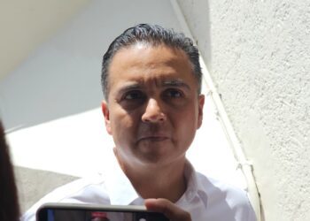 Venta de alcohol en ligas de fútbol locales depende de los ayuntamientos: Eric Gudiño