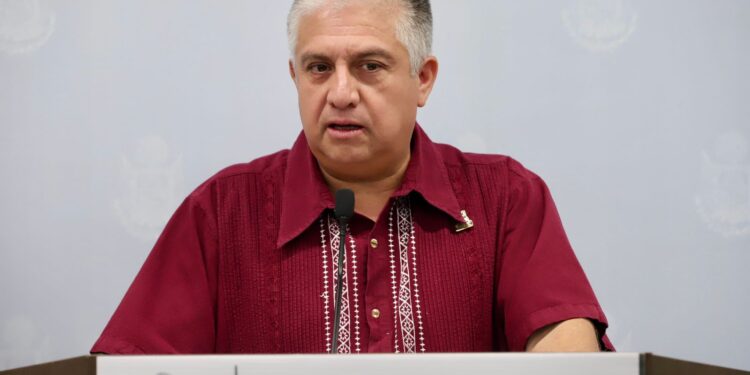 Recibe Sinuhé Piedragil 120 iniciativas pendientes de dictaminar en congreso