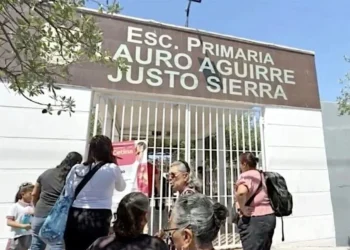 ‘Si no va a la escuela, o trabajo o lo cuido’