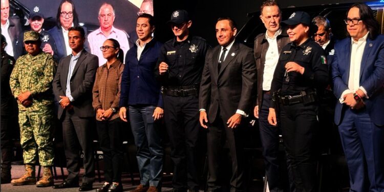 Entregan 40 nuevas patrullas a la Policía Estatal de Querétaro