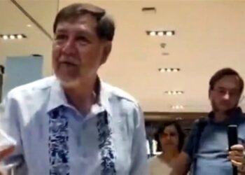 Increpan a Noroña; le gritan ‘narco’ en restaurante