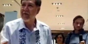 Increpan a Noroña; le gritan ‘narco’ en restaurante