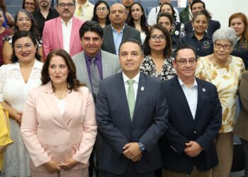 Toma protesta Eric Gudiño al Colegio Estatal de Médicos Veterinarios de Pequeñas Especies