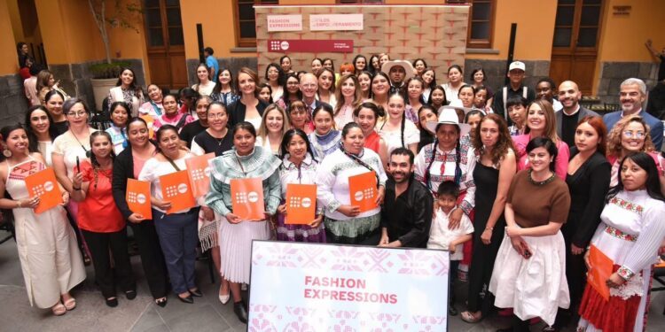 Trabaja SECULT para fortalecer a las mujeres artesanas