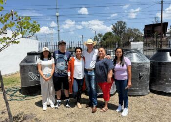 Entrega Monsalvo 200 tinacos para fortalecer el almacenamiento de agua